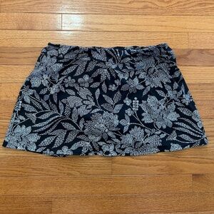 Lands End Swim Skirt Bottom Womens Size 14 Black White Floral Print Vacation